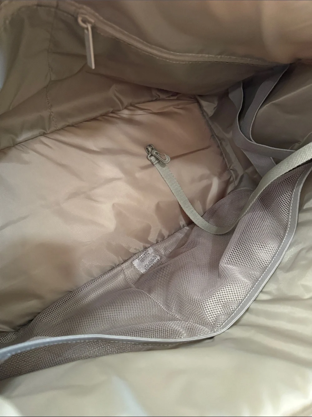 NWOT CALPAK Fit Gym Duffel Bag – Greige | 25L | Shoe Compartment | Yoga Straps